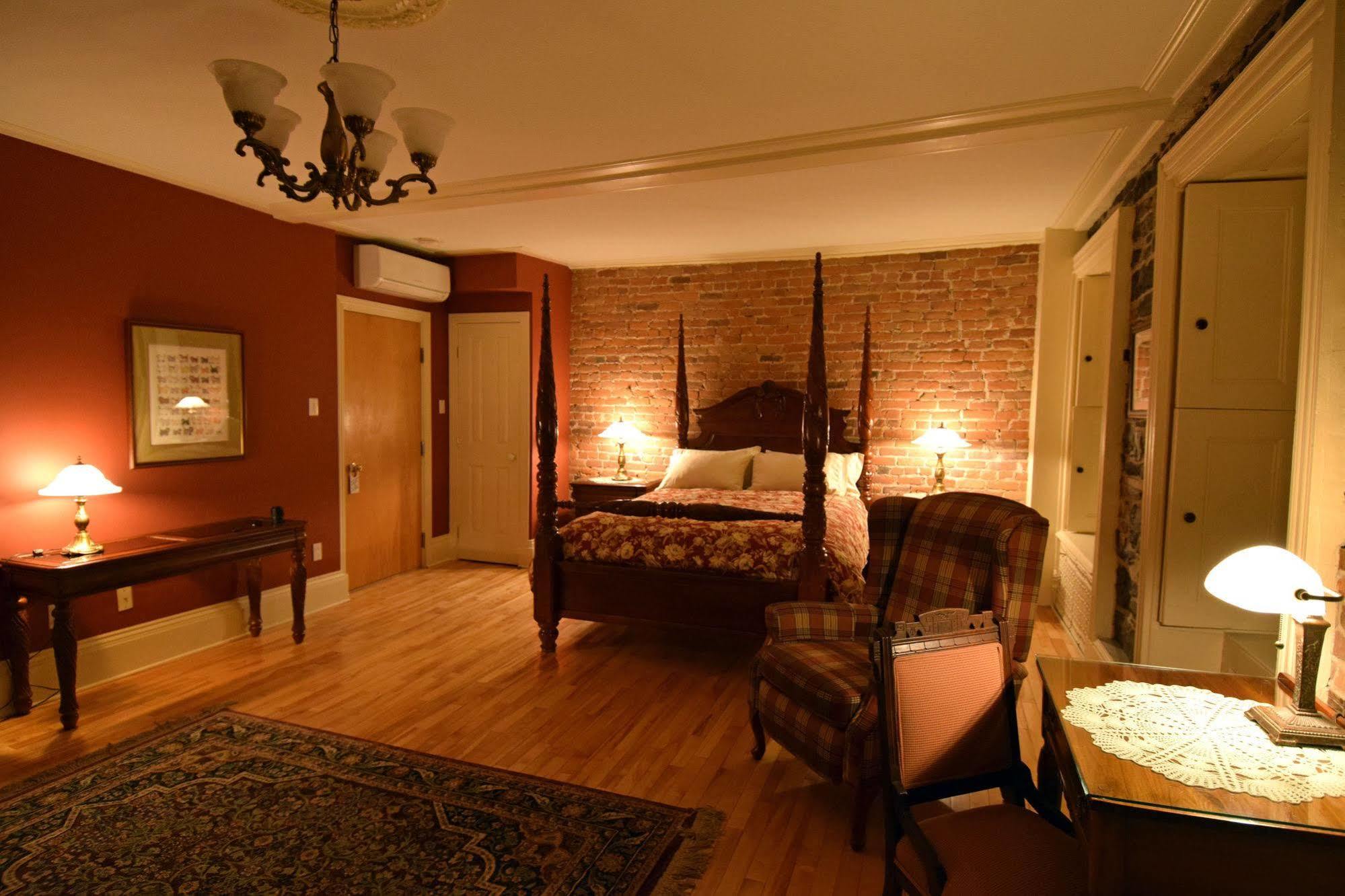 Hotel Maison Du Fort Quebec City Exterior photo
